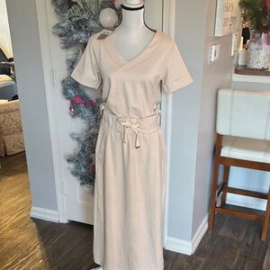 Chic Beige V-Neck Midi Dress